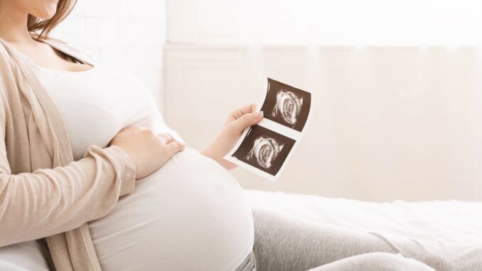 ¿Cómo viven el embarazo las mujeres que padecen esclerosis múltiple?