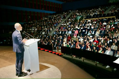 Un total de 269 estudiantes del Centro Universitario Cesine se han graduado en un acto celebrado en el Palacio de Festivales