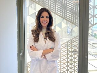 El 90% de las personas mayores de 60 años presenta lentigos solares, la huella más visible del daño solar acumulado